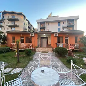  Vendégház Guroal House