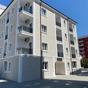 Hotel Helena, Shëngjin