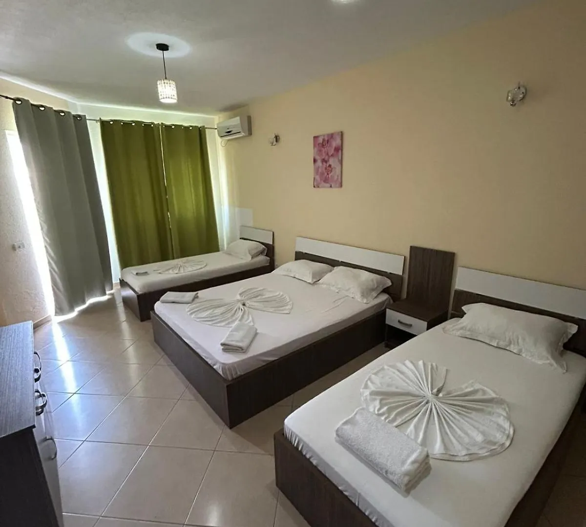 Hotel Comfort Shengjin 0*,